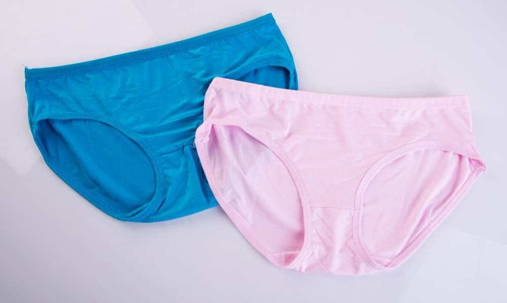 Pengaruh Pakaian Dalam Microfiber vs Katun terhadap Risiko Iritasi Vagina