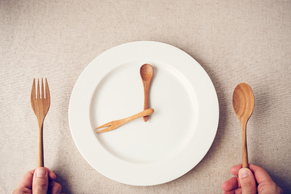 https://www.sumberayu.id/images/news/2025/efek-intermittent-fasting-haid.jpg