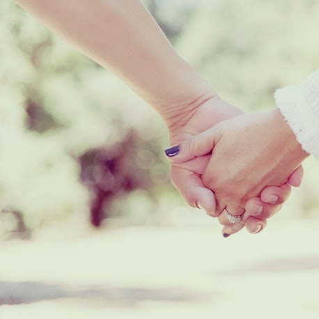 /storage/images/news/6-tips-ldr-agar-rumah-tangga-tetap-langgeng-2389571.jpg